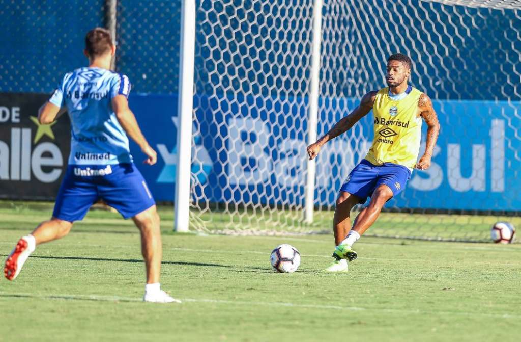 O atacante André convocou a torcida gremista para o jogo contra o Rosario Central