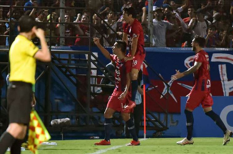 A goleada aplicada sobre o Atlético-MG garantiu a classificação para o Cerro Porteño