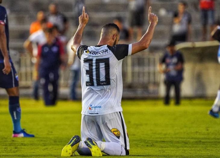 PARAIBANO:  Cartola invade o campo na derrota do Nacional para o Botafogo