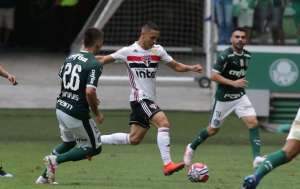 São Paulo faz contratos longos e com multas milionárias para segurar promessas