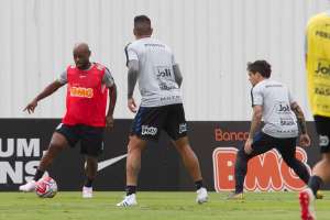 Fábio Carille esboça Corinthians com Ramiro e Jadson entre os titulares