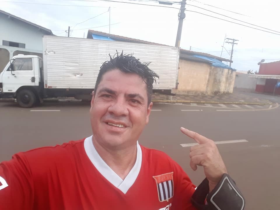 Israel saiu sem ferimentos do acidente.