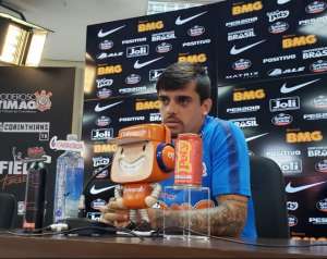 Perto do tri, Fagner evita comparar atual Corinthians com os de anos anteriores