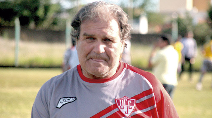Só no FI: Ex-parceiro de Pelé estreia como técnico para evitar rebaixamento do Uberaba
