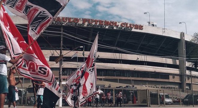 Briga de torcedores de São Paulo e Corinthians na Grande SP deixa 3 feridos