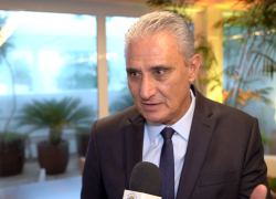 Tite vê opções aumentarem para Copa América após amistosos e nega lista fechada