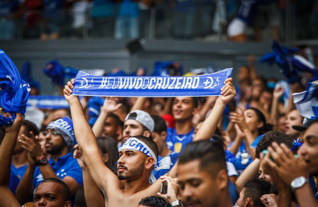 Torcedores do Cruzeiro são presos por tentativa de enforcamento de atleticano