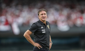 Paulistão: Cuca e Carille pedem paciência e defendem uso do árbitro de vídeo