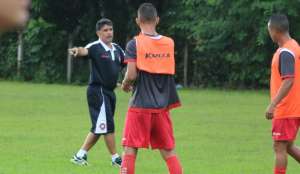 Presidente do Moto Club demite e recontrata técnico em menos de 24 horas