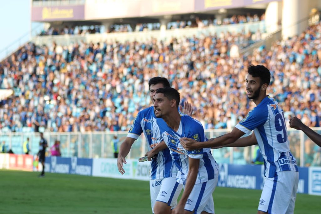 Catarinense: Geninho comemora vitória e retomada de confiança no Avaí