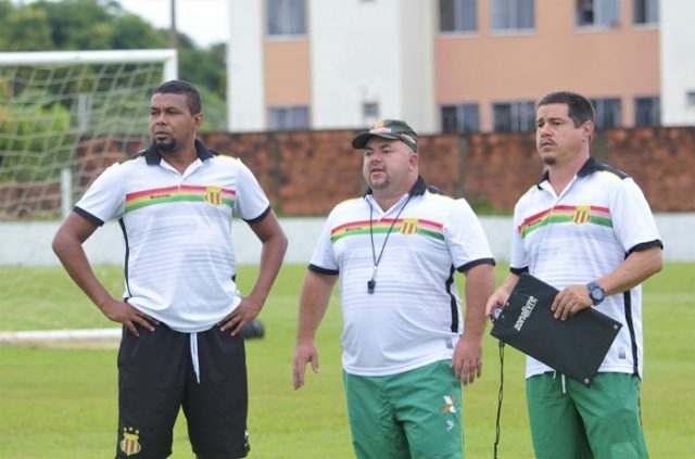 Sampaio Corrêa adota mistério, mas tem quatro reforços para Série C