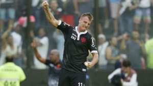 Maxi López explica sobre possibilidade de deixar Vasco para jogar em rival da Série A