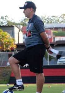 Série B: Ainda com elenco capenga, Vitória treina de olho em time paulista