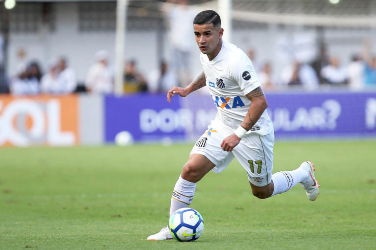 Derlis González projeta 1º gol na Vila após 8 meses e convoca torcida santista