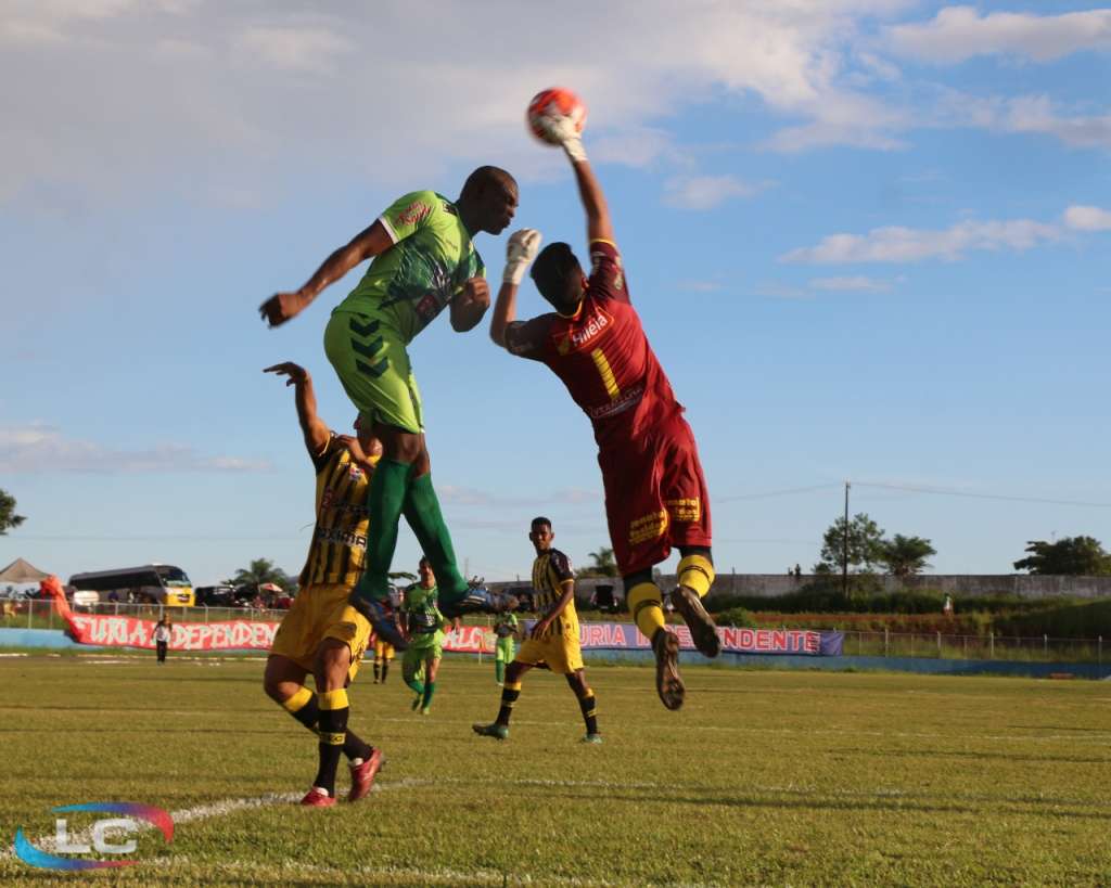 O zagueiro teve passagem pelo Santos-AP antes de se destacar no Pará