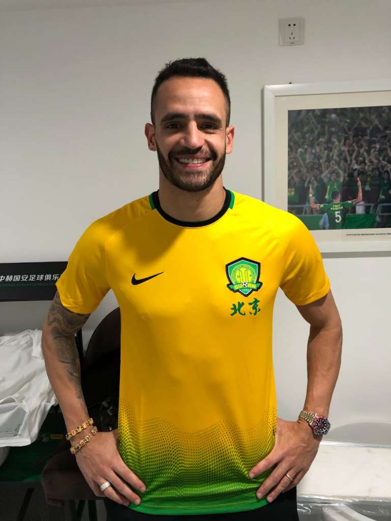 Renato Augusto segue em alta na China