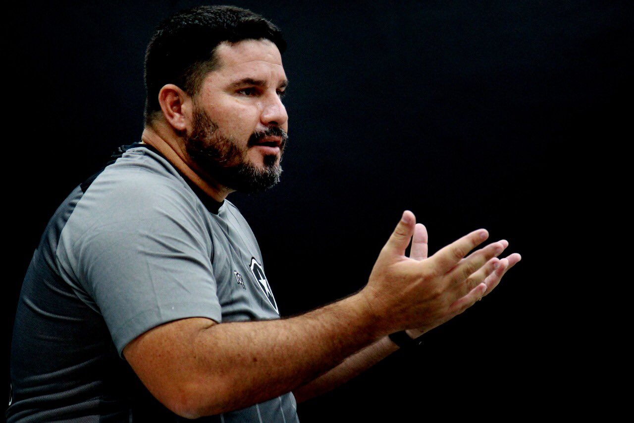 Novo técnico do Botafogo, Eduardo Barroca promete coragem e resultados imediatos