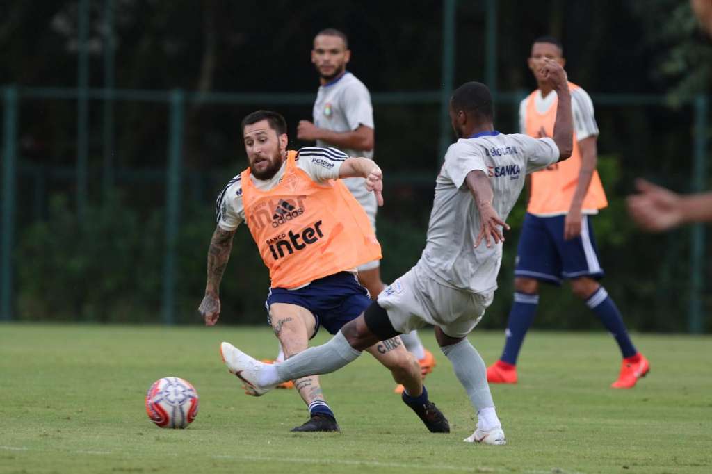 Alexandre Pato marca, mas São Paulo perde jogo-treino para o São Caetano