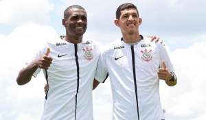 Avaí acerta com atacante do Corinthians, mas negociação trava em empresários