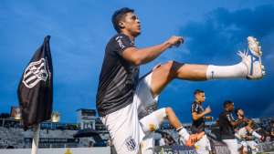 Ponte Preta emite nota oficial para negar direito de imagem atrasado