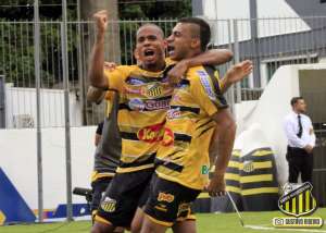 Série B: Vitória acerta contratação de zagueiro ex-Santa Cruz