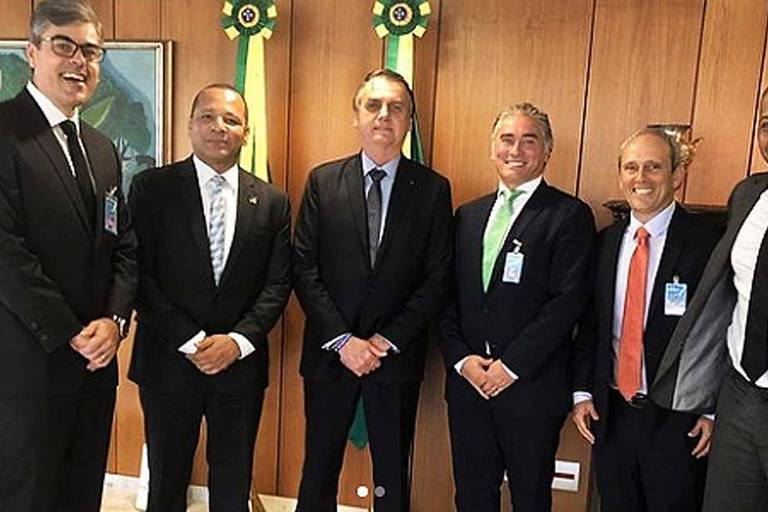 Pai de Neymar é recebido por Bolsonaro e Guedes para falar de processo no Carf