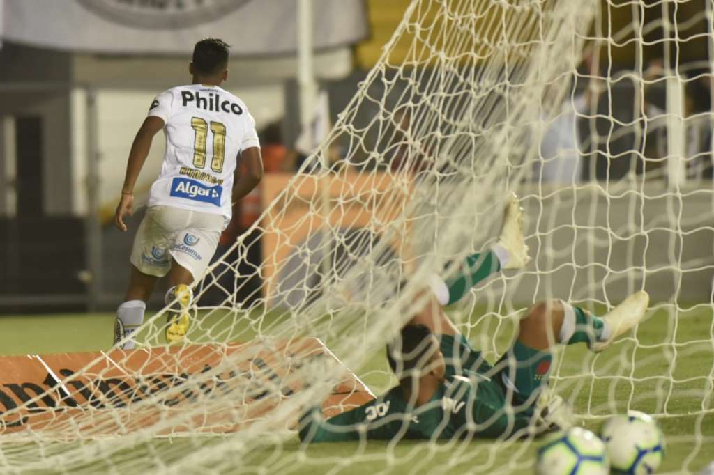 Após mais um gol, Sampaoli exalta comprometimento de Rodrygo com Santos