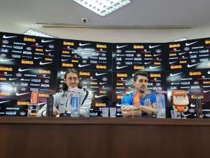 Confirmado como capitão na final, Cassio defende Corinthians das críticas