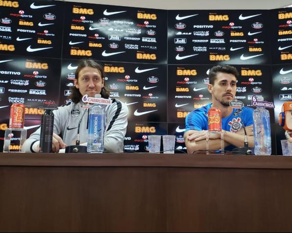 Confirmado como capitão na final, Cassio defende Corinthians das críticas