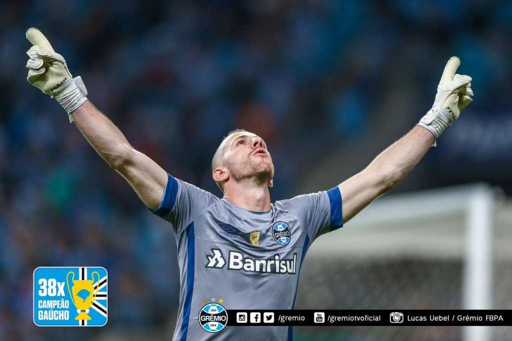 Após folga pelo título, Grêmio treina e mira decisão em Assunção