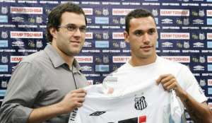 Depois de áudio racista vazado, conselheiro pede renúncia e se afasta do Santos