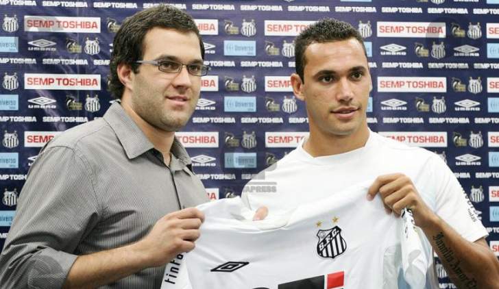 Depois de áudio racista vazado, conselheiro pede renúncia e se afasta do Santos