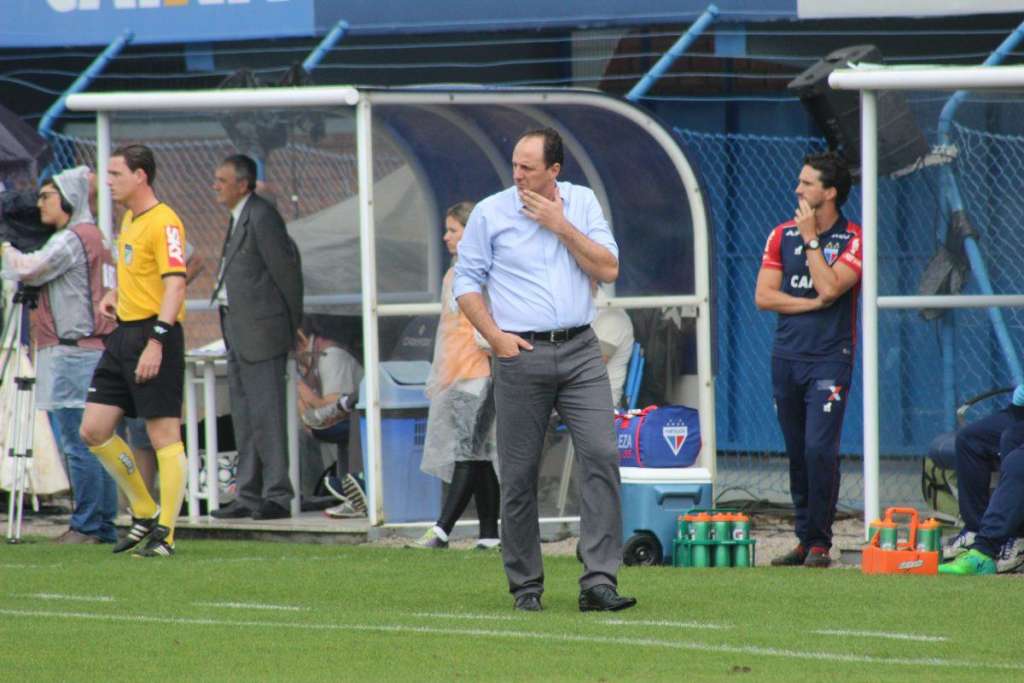 O técnico Rogério Ceni falou sobre o interesse do Atlético-MG após o título cearense