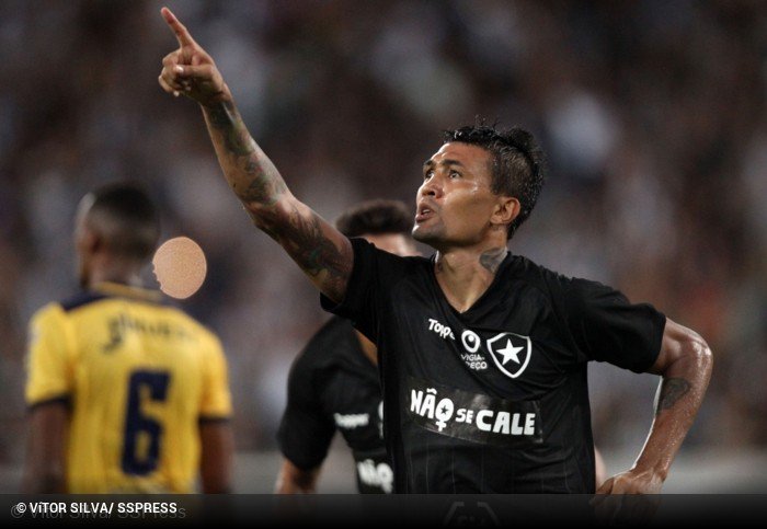 Fortaleza se aproxima de acerto com ex-atacante de Ponte Preta e São Paulo