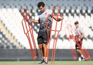 Demitido, treinador diz que deixa Vasco de 