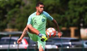 Avaí abre negociação por atacante da Chapecoense e oferece goleiro