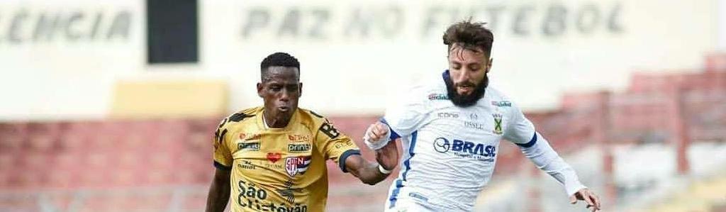 Guilherme Garré (de branco) pode reforçar o Remo. (Foto: Ale Vianna / Nacional)