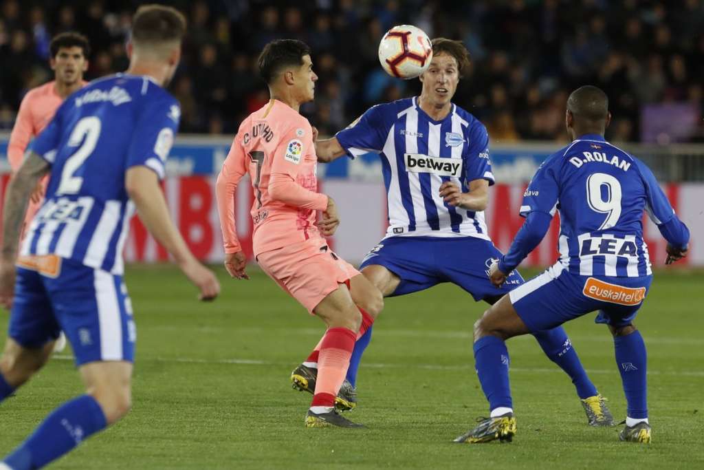 Barcelona vence Alavés fora de casa e pode ser campeão nesta quarta