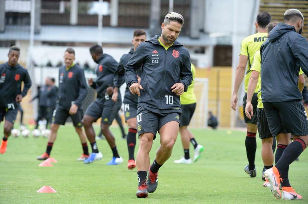 Flamengo e Athletico-PR tentam selar classificação na Libertadores