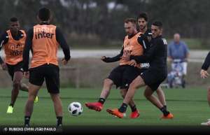 Coritiba desiste de volante do São Paulo e deve acertar com ex-Palmeiras