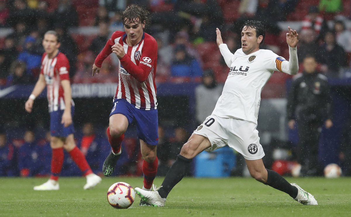 ESPANHOL: Atlético de Madrid bate o Valencia e evita título antecipado do Barcelona