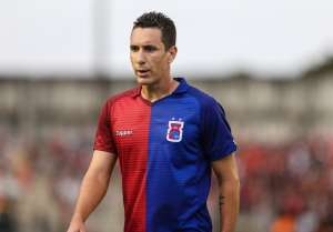 Meia deixa o Paraná e acerta com time rival da Série B