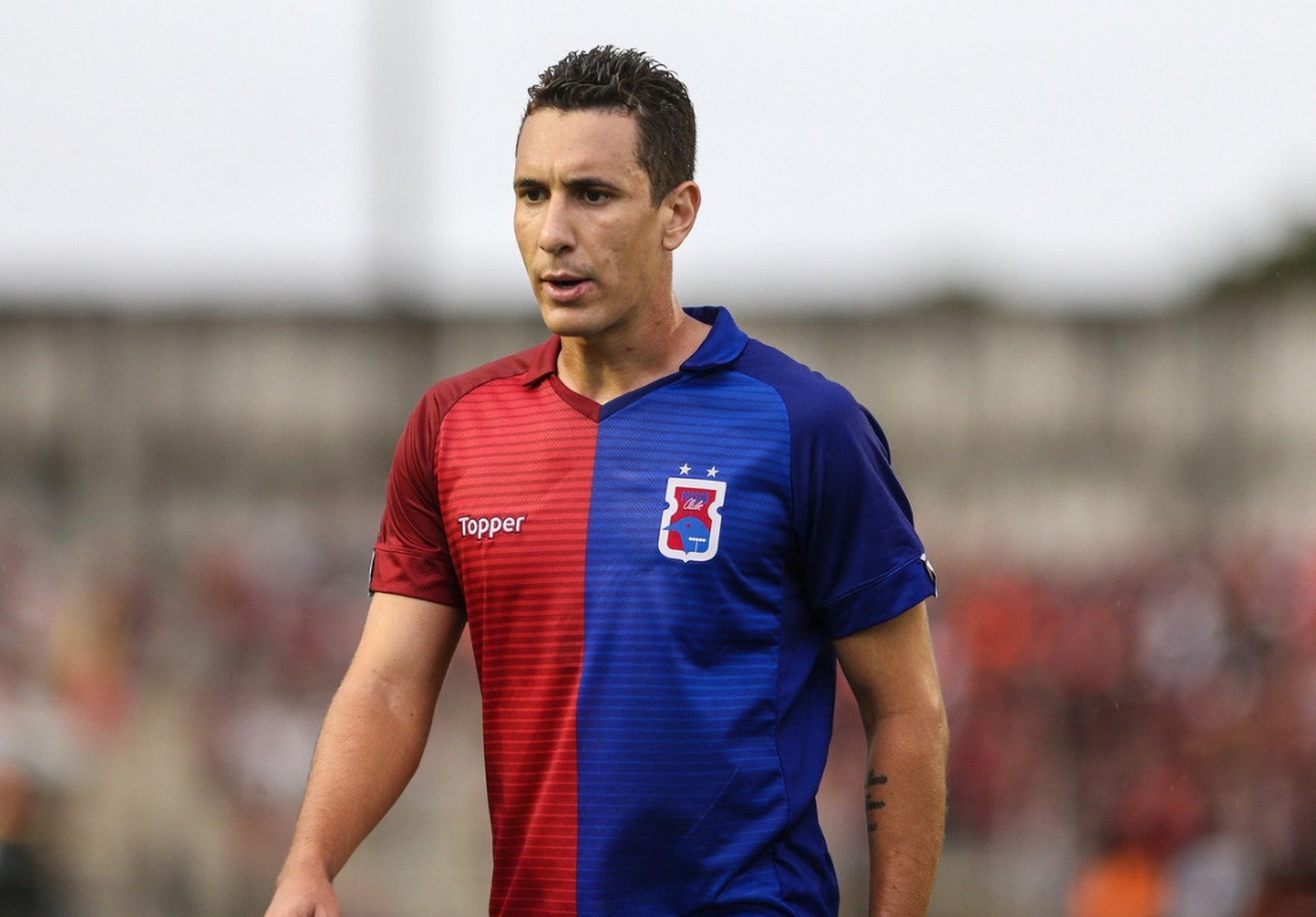 Meia deixa o Paraná e acerta com time rival da Série B