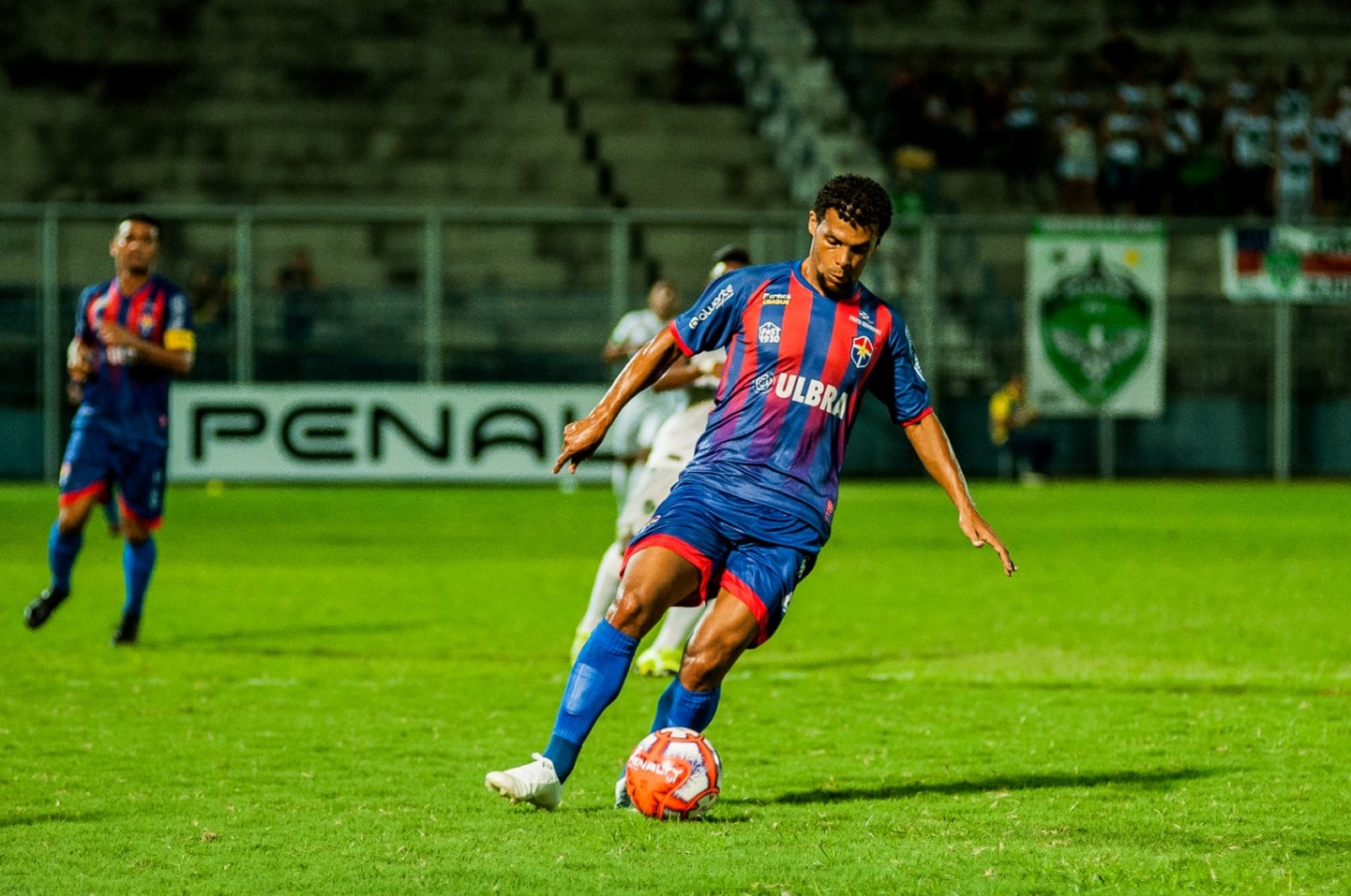 AMAZONENSE: Manaus faz 2 a 0 no Fast e dá largo passo rumo ao tri