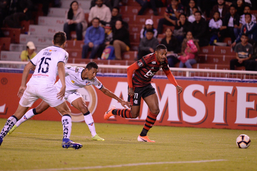 LDU-EQU 2 x 1 Flamengo – Mengão perde de virada e decide vaga contra Peñarol
