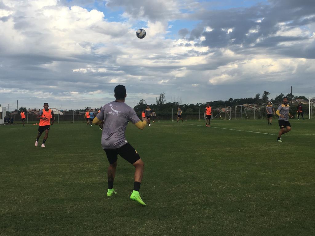 Série B: Criciúma pode ter mudanças e estreias contra o Cuiabá