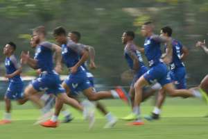 Após avançar na Copa do Brasil, Santos treina no Rio para estreia no Brasileirão