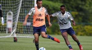 São Paulo libera, mas meia pede três anos de contrato a time do Brasileirão