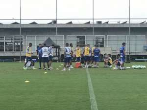 Maicon e Geromel voltam a treinar e Renato confirma força máxima contra o Santos