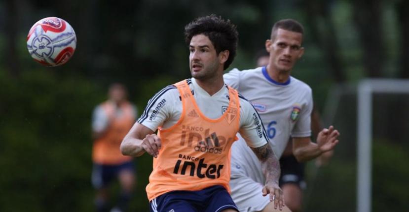 Pato é a esperança do São Paulo